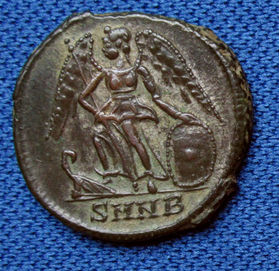 c 330-335 AD -  Founding of CONSTANTINOPOLIS - Roman Coin